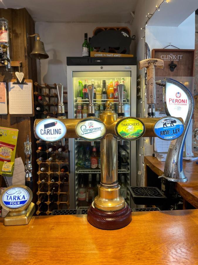 Red Lion Inn Sidbury Екстер'єр фото