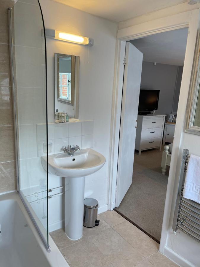 Red Lion Inn Sidbury Екстер'єр фото