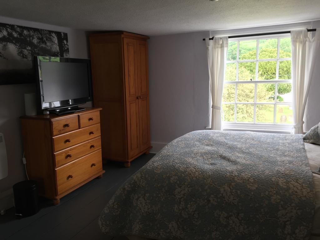 Red Lion Inn Sidbury Екстер'єр фото