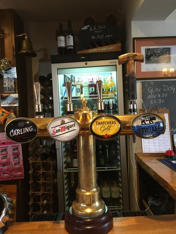 Red Lion Inn Sidbury Екстер'єр фото