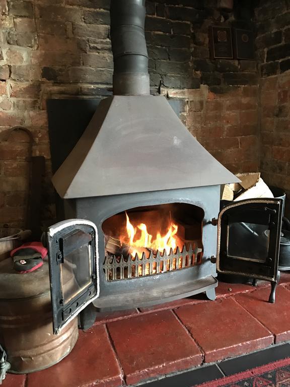 Red Lion Inn Sidbury Екстер'єр фото