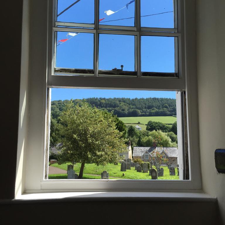 Red Lion Inn Sidbury Екстер'єр фото