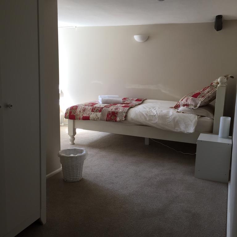 Red Lion Inn Sidbury Екстер'єр фото