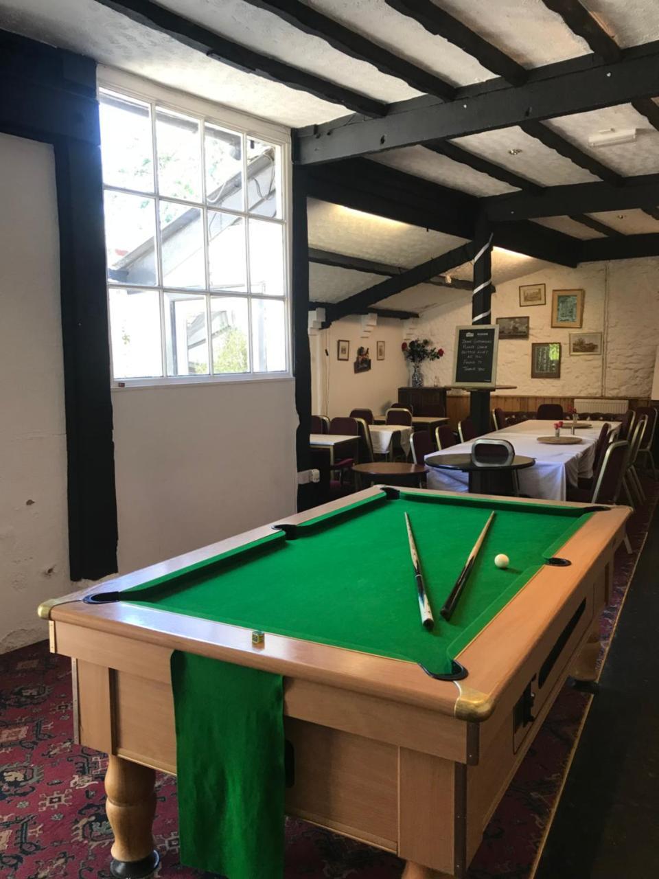 Red Lion Inn Sidbury Екстер'єр фото
